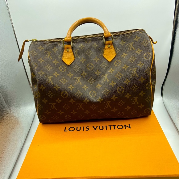 Louis Vuitton Speedy 35 Monogram Handbag. - Picture 2 of 15